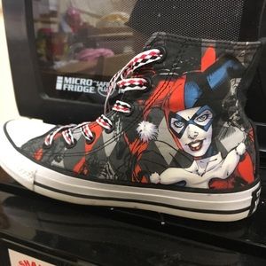 Harley Quinn Converse